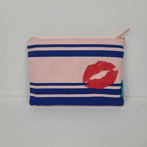 Xoxo Pink Lip Makeup Bag - Picture 7 of 7